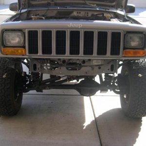 XJ Radiator Braces Installed