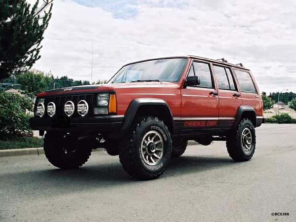 BCXJ88 CHIEF - My first XJ 4: Pro Comp lift on 31" Yokohama MT's still a great ride