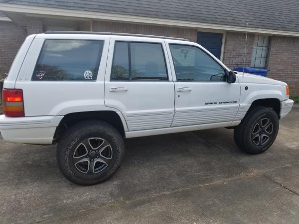 My 93 ZJ on 2021 JL sport wheels
