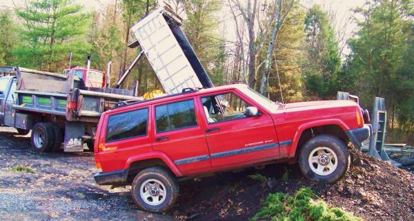 thats the other red rig in the background that i drive