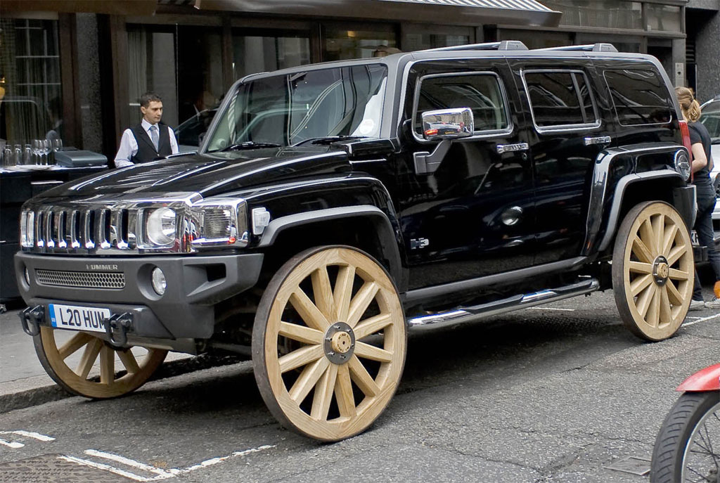 HUMMER-H3-wooden-wheels-6.jpg
