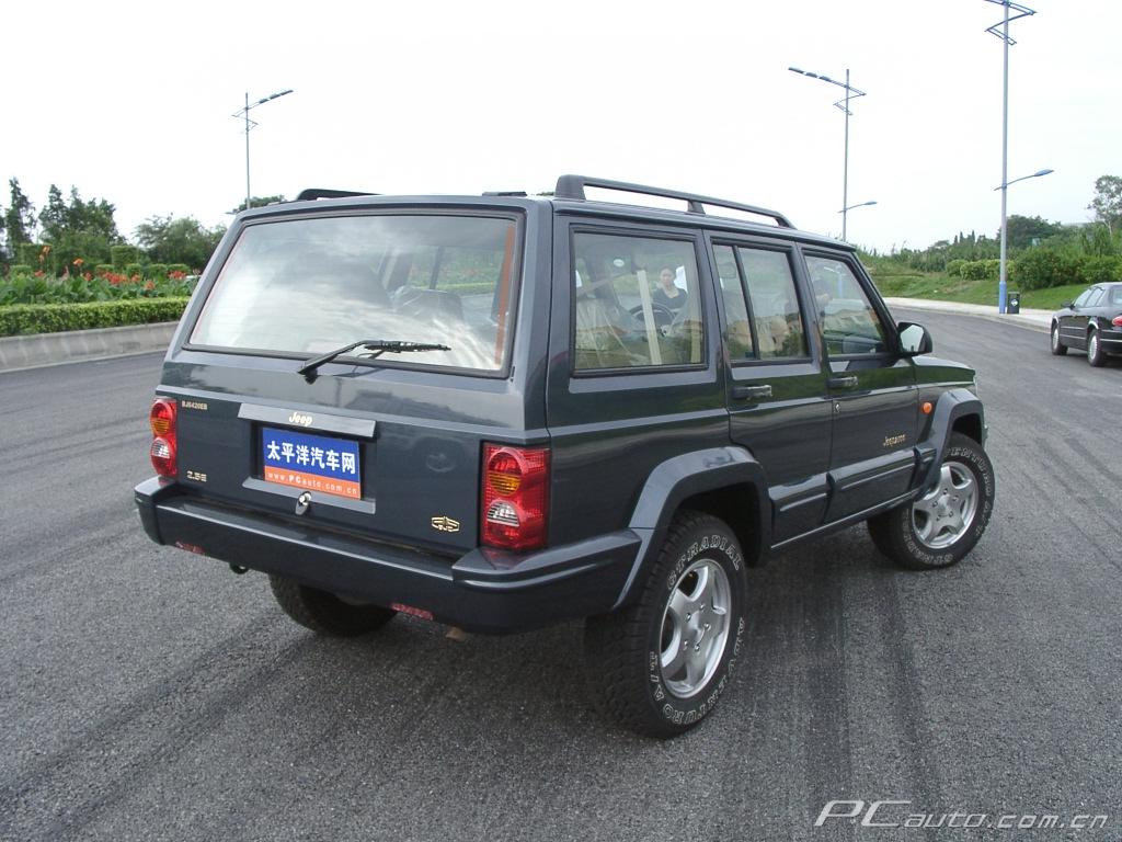 Jeep2500_30.jpg