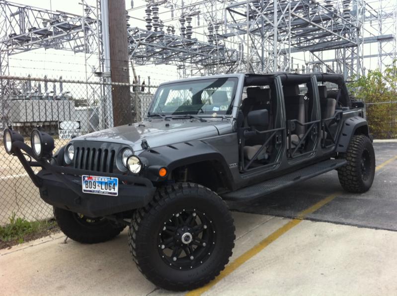 there-s-a-6-door-jeep-wrangler-in-las-vegas-and-another-in-texas_6.jpg