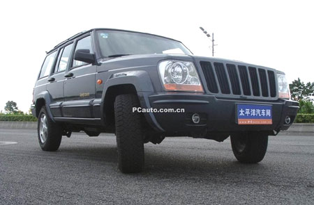 040701_jeep2500_01.jpg