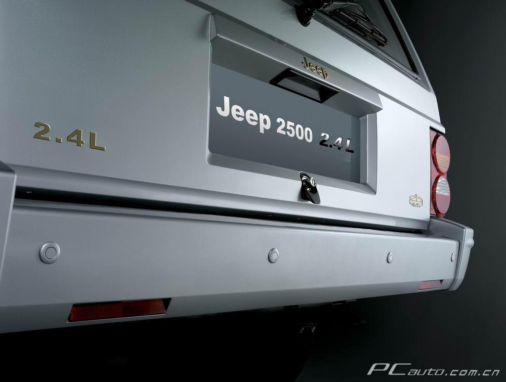 Jeep2500_61.jpg