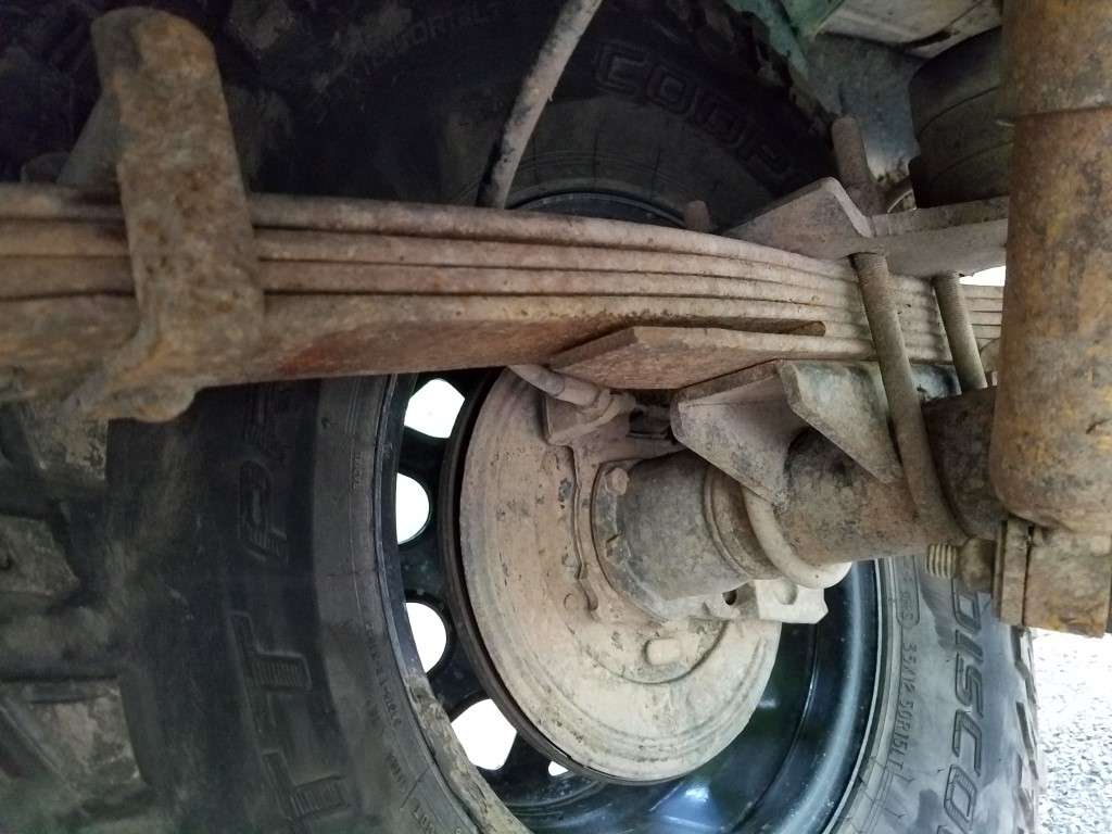 Broken_Leaf_Spring.jpg