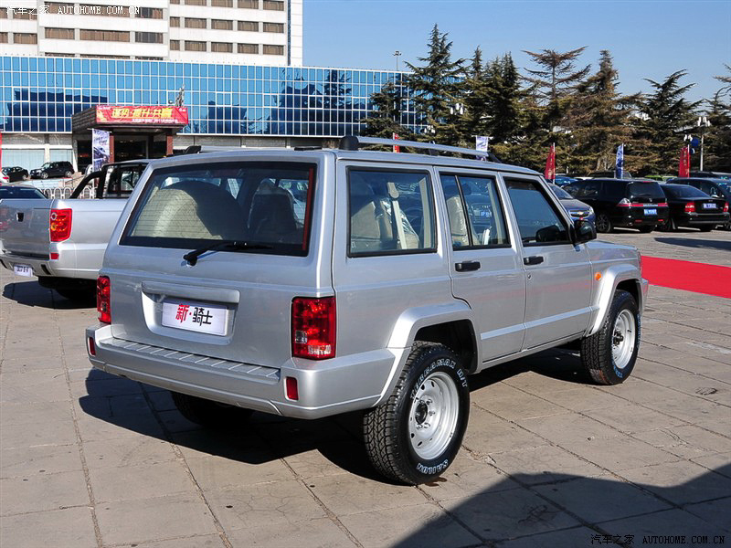 S12_BAW_32.jpg
