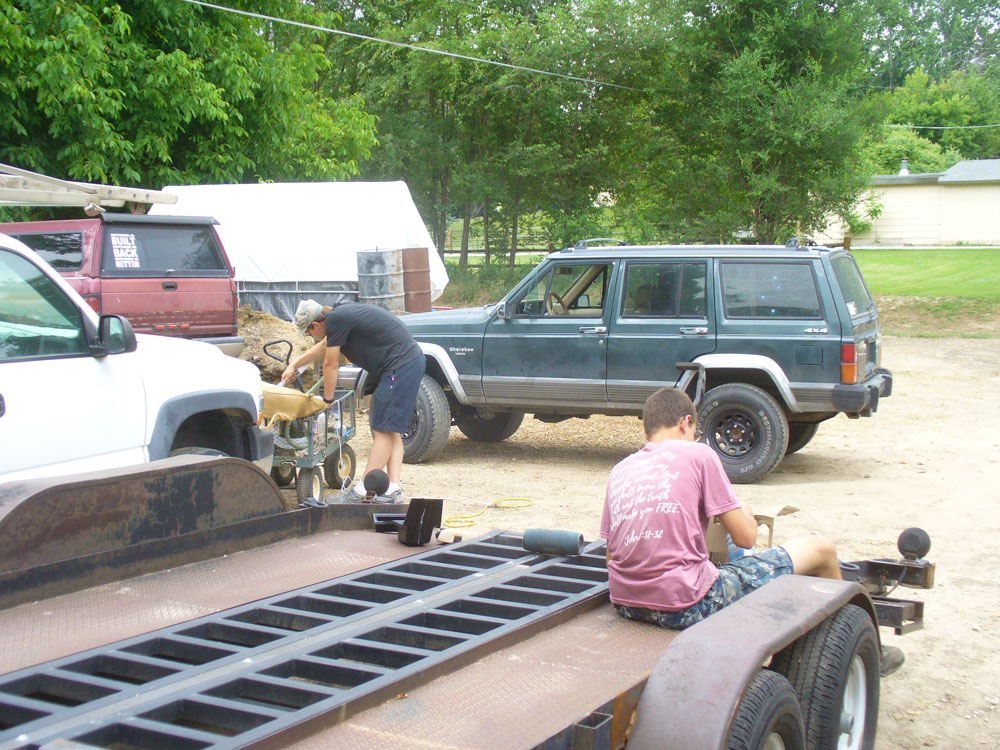 TrailerRecvrBuild54OPT.jpg