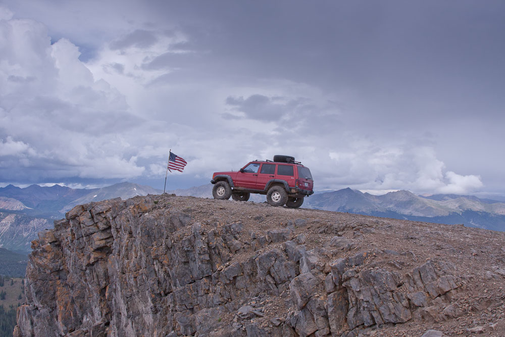 AtopAmericanFlagMtn.jpg