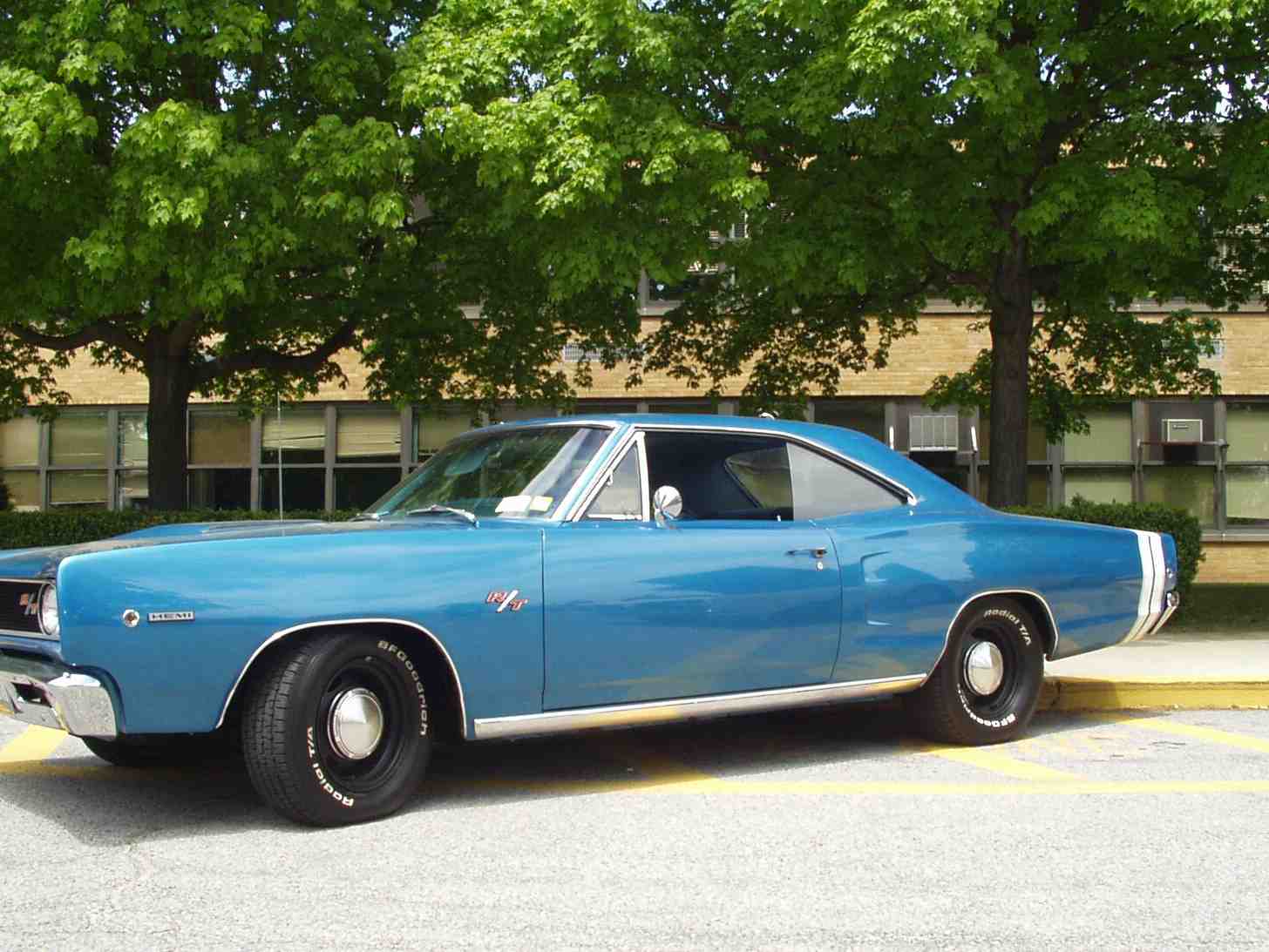 Ron_Ss_1969_Coronet_RT_426_Hemi.jpg